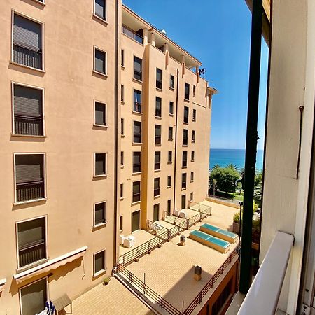 Hotel Alba Chiara 菲纳莱利古雷 外观 照片