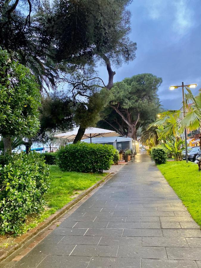 Hotel Alba Chiara 菲纳莱利古雷 外观 照片