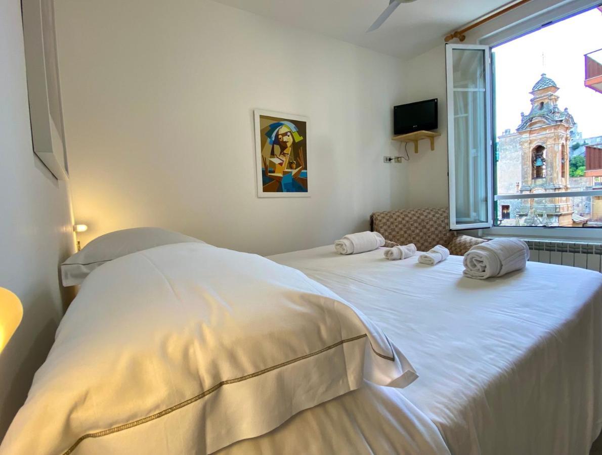 Hotel Alba Chiara 菲纳莱利古雷 外观 照片