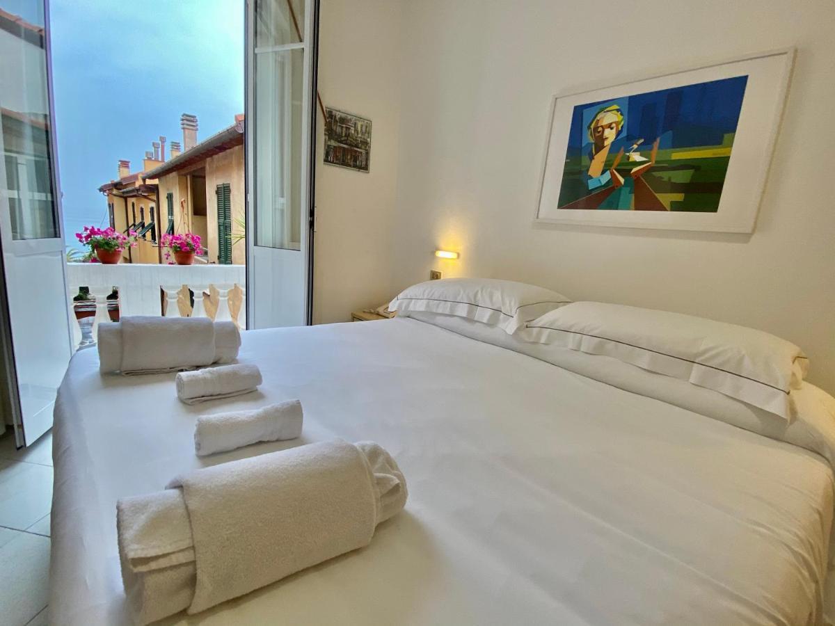 Hotel Alba Chiara 菲纳莱利古雷 外观 照片