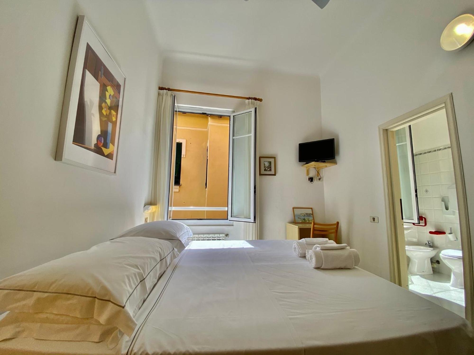 Hotel Alba Chiara 菲纳莱利古雷 外观 照片